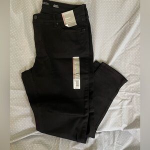 Falls Creek Skinny Stretch Black Denim size 18 NWT